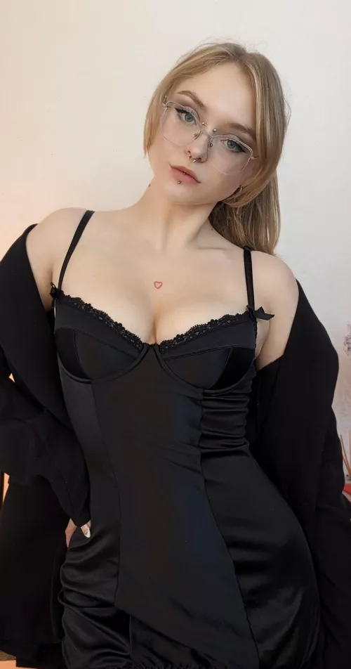 People in my class don't know I'm into that kind of underwear. Redditors do