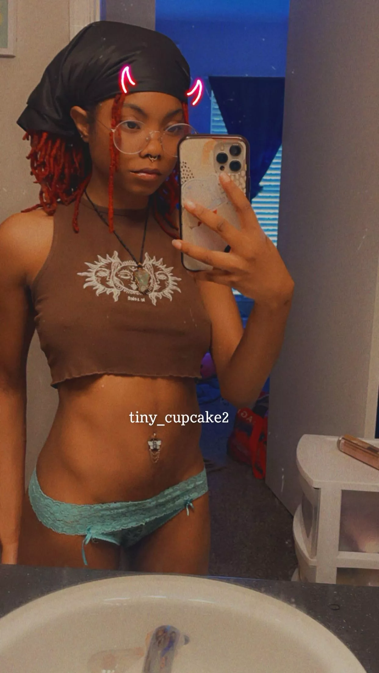 So petite and pretty