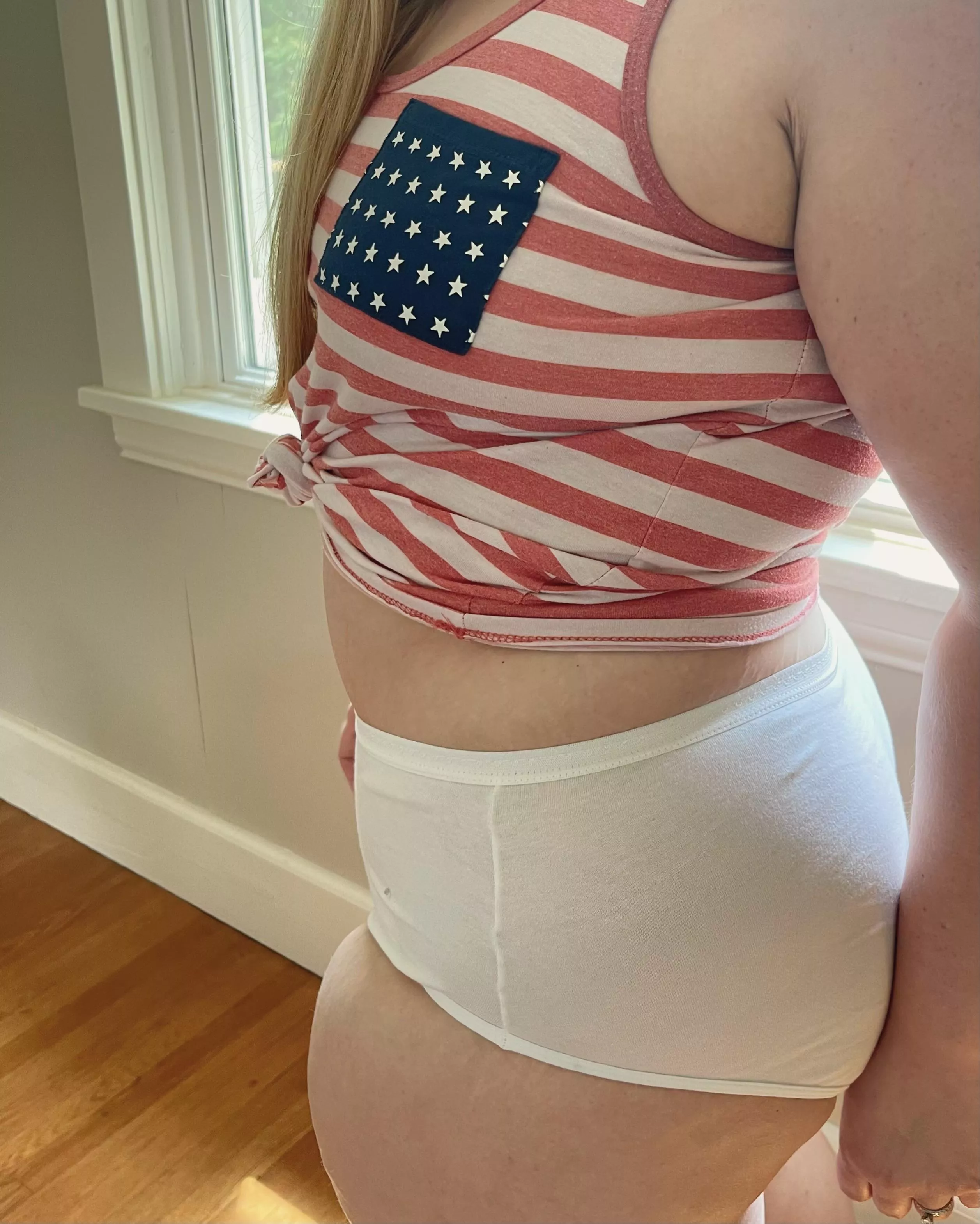 this thick booty side view