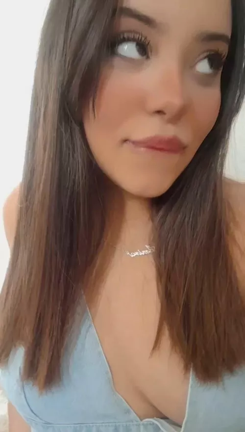 Upvote me and I'll send nudes 