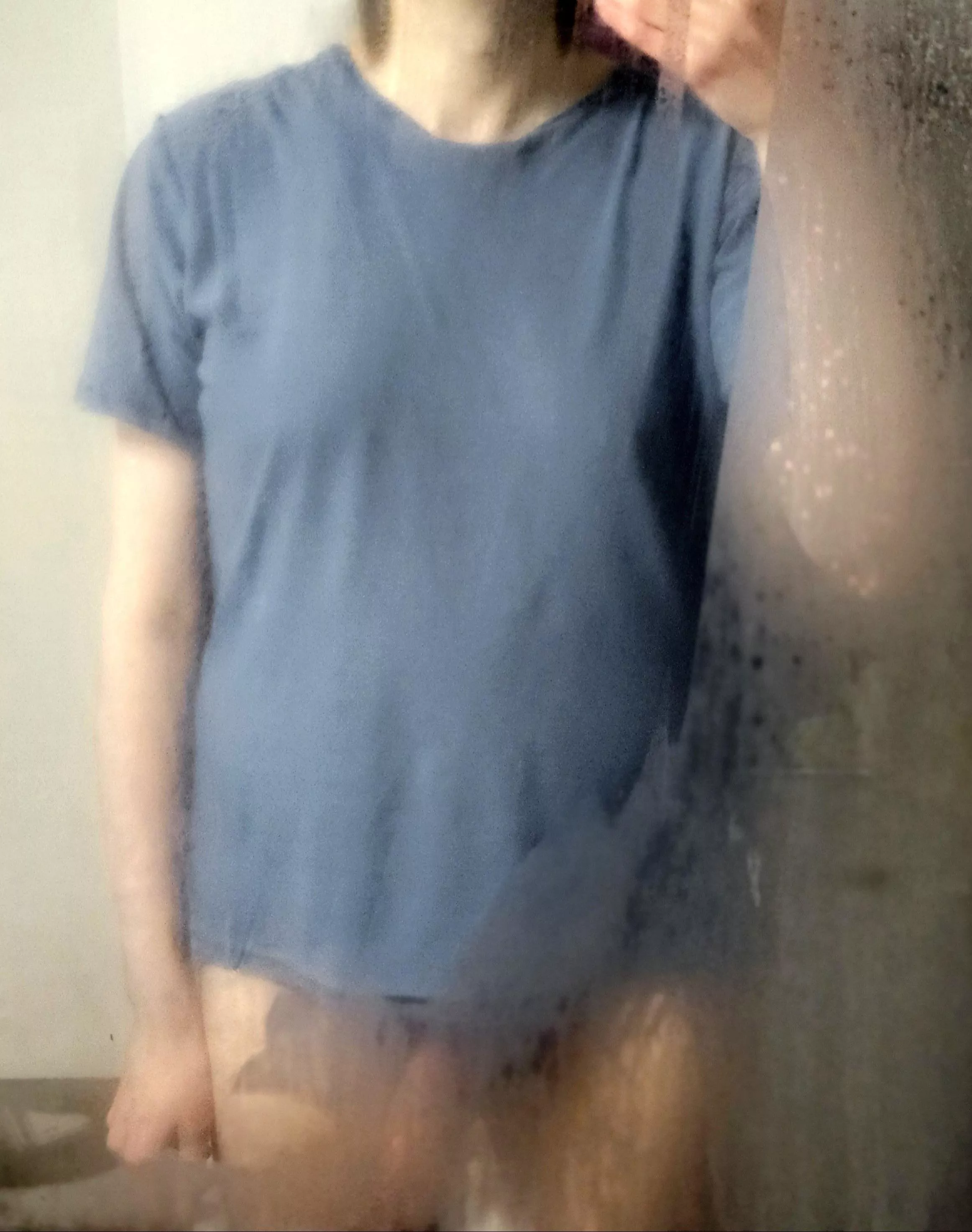 Wholesome pre-shower mirror selfie with no hidden details