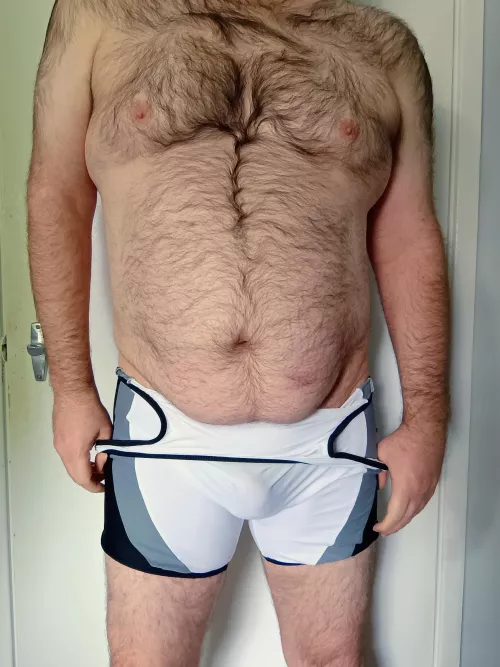 (42) Daddy needs a sexy boy to entertain him. DM if willing. 😘