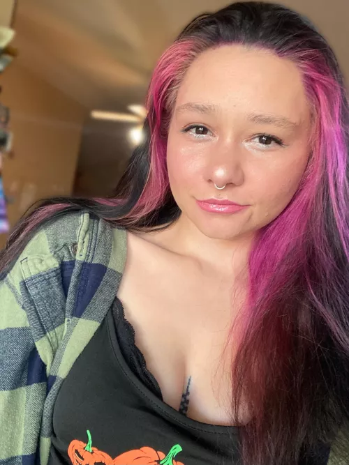 Cute pink hair alt tattooed & pierced cutie 