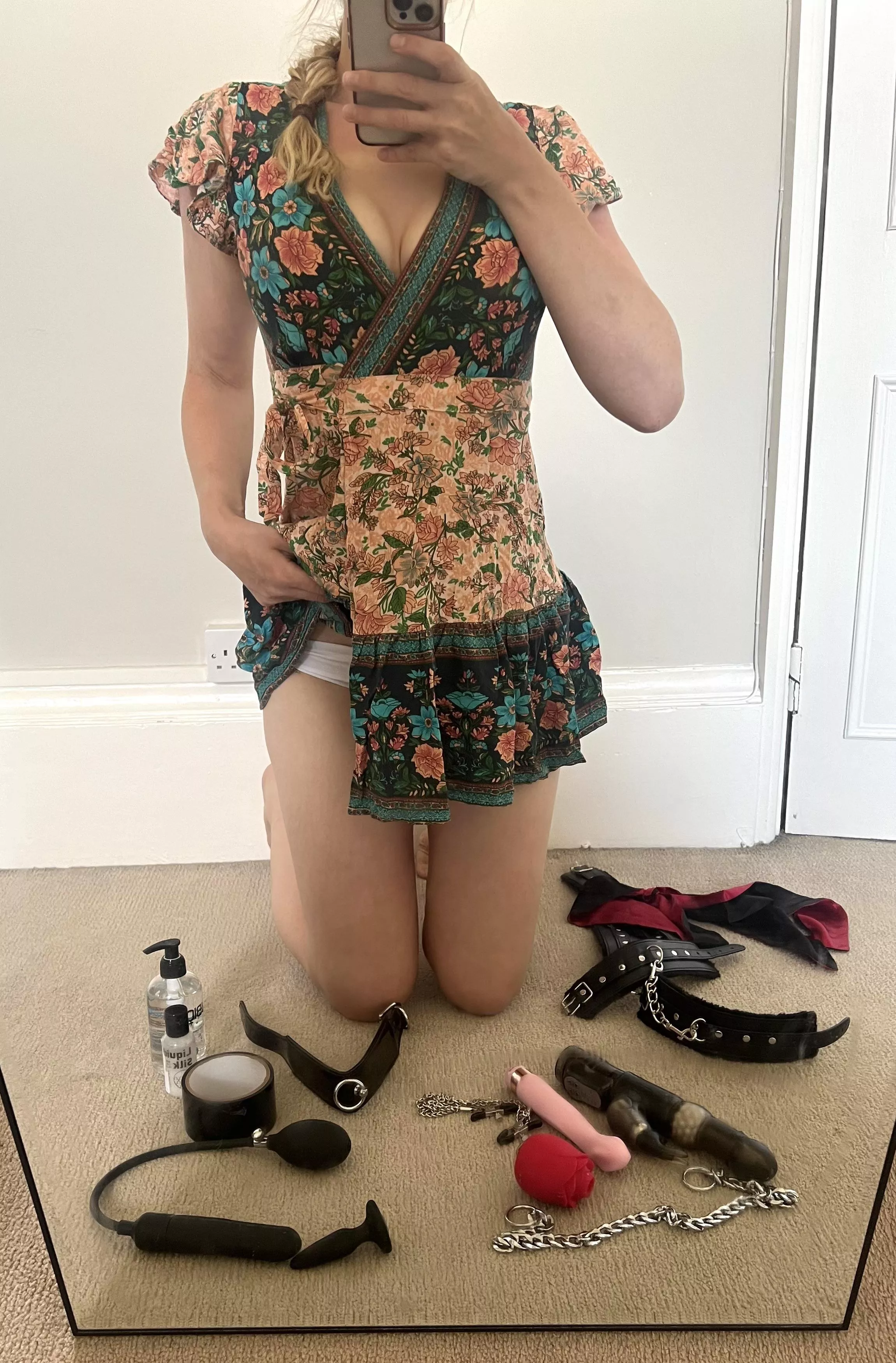 [F] would you expect a girl in a pretty summer dress and white panties to have this collection? 😌