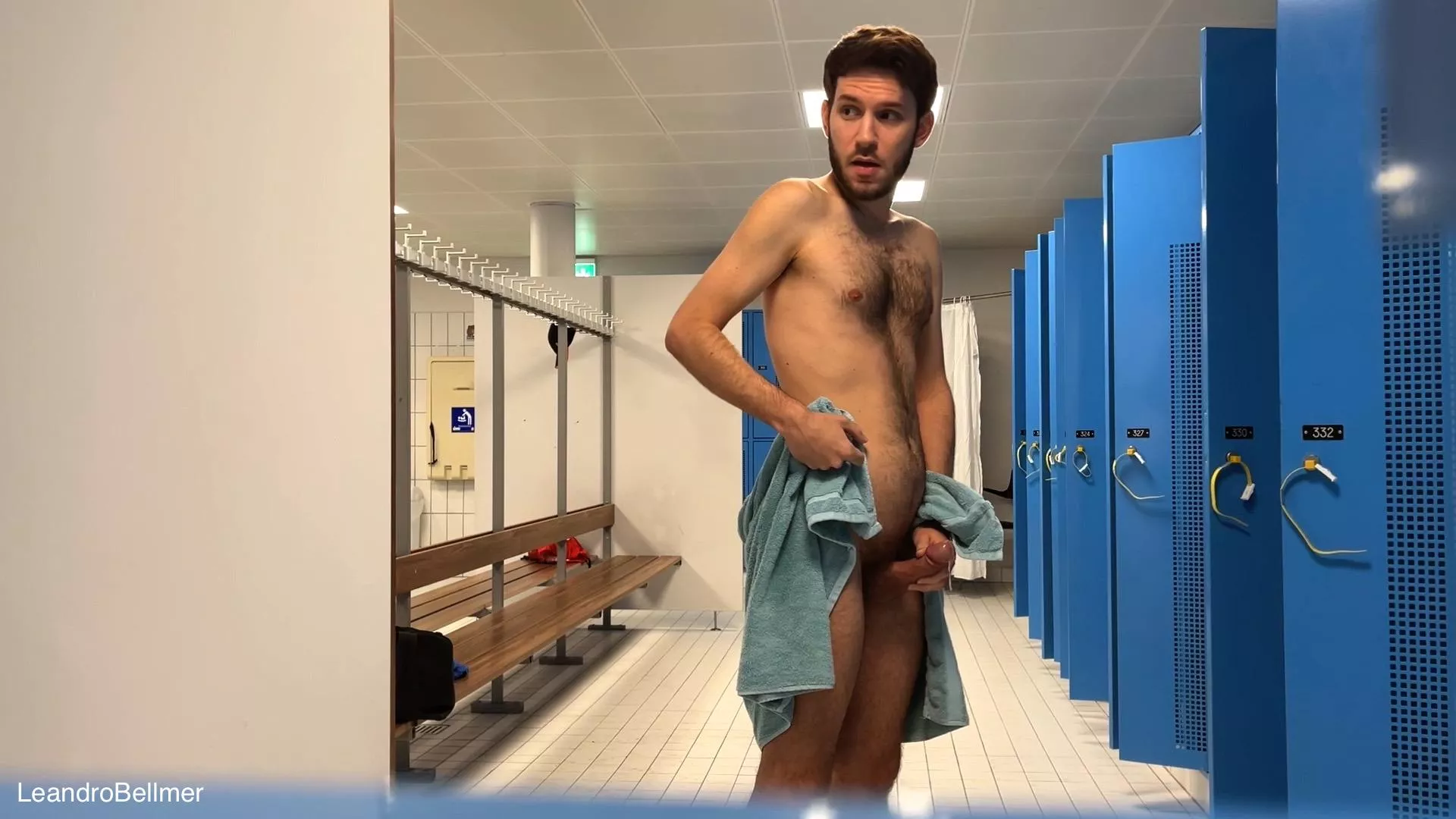 Getting caught jerking off in the men’s locker room made me cum! 🤭