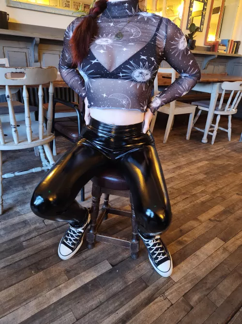 Love this outfit 🖤