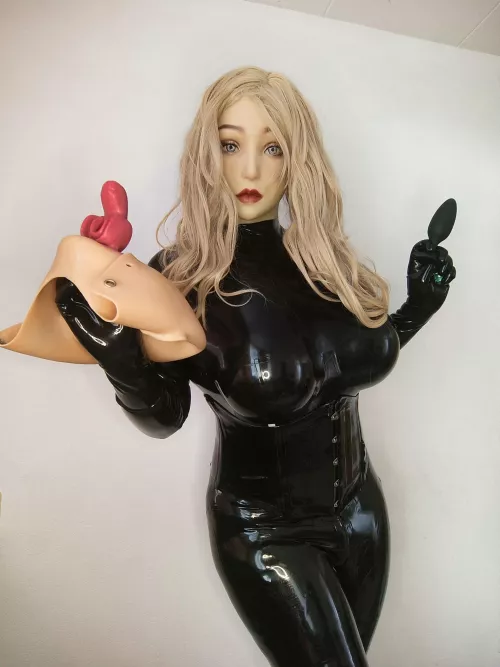 The perfect things to turn you into a dolly!