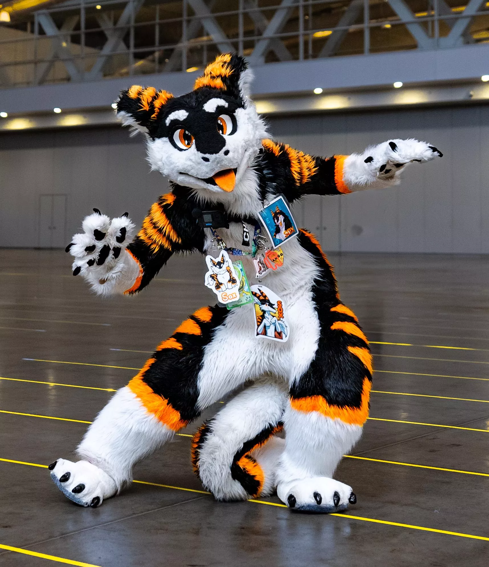 Back home from Anthrocon! It was so much fun goobering around! Hope everyone who went gets home safe! :>