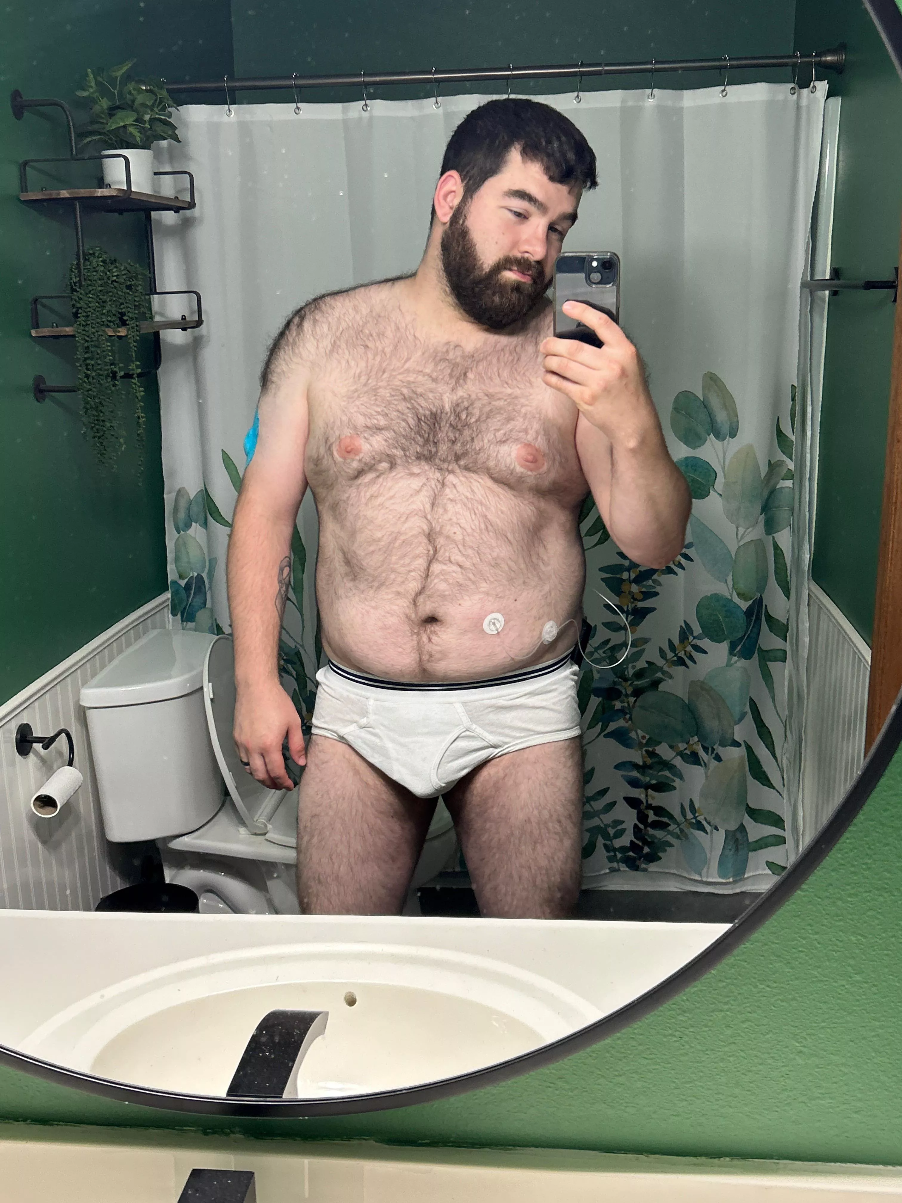 Don’t mind my tan lines 🫣