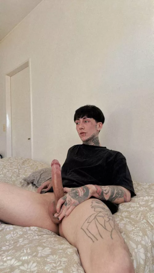 Every comment gets nudes in DM 