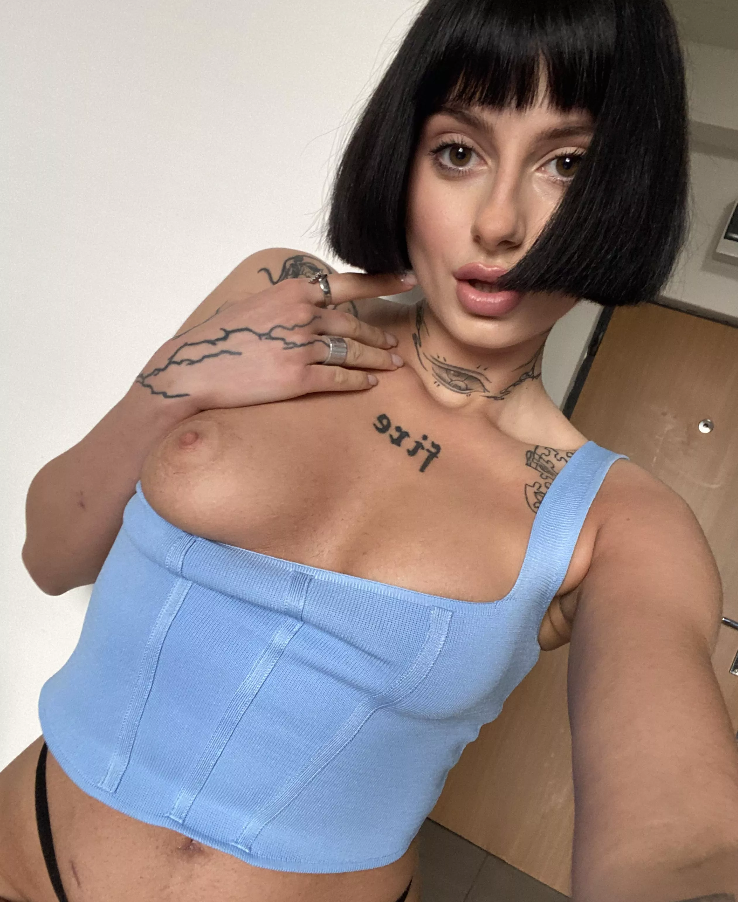 I'm waiting for a courier with delicious food