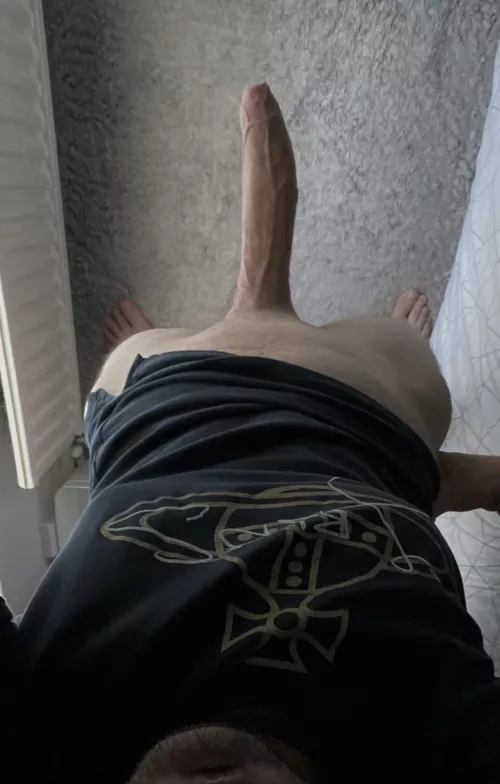 Who likes veiny cocks? 😀