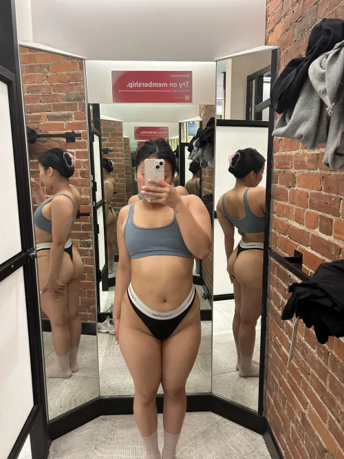 always a good day for a lululemon changeroom