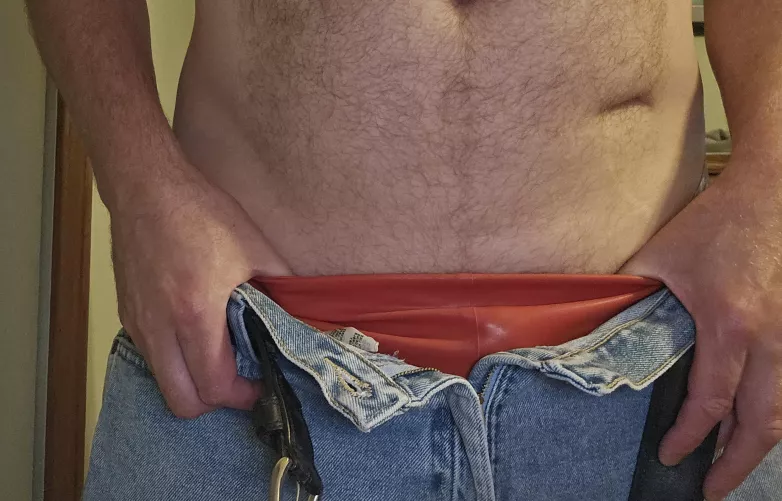 Anyone ever make it a whole day wearing latex at work? Sooo sweaty!