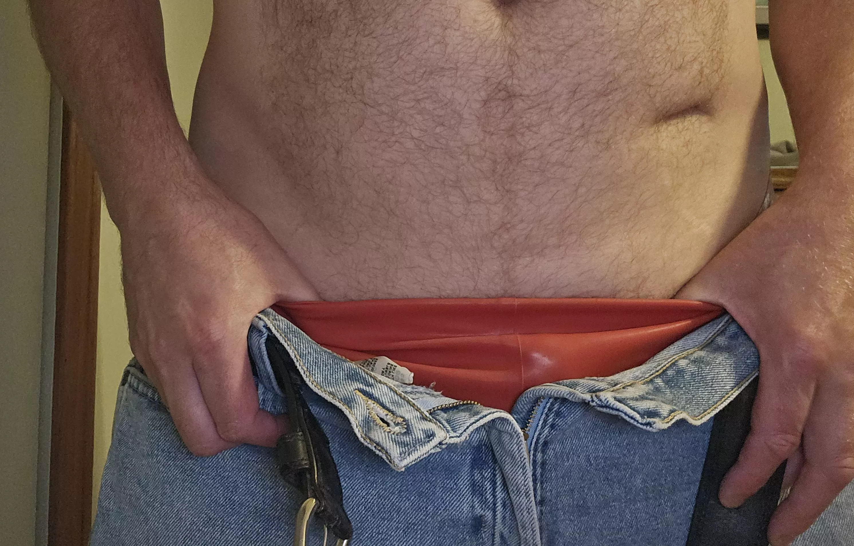 Anyone ever make it a whole day wearing latex at work? Sooo sweaty!