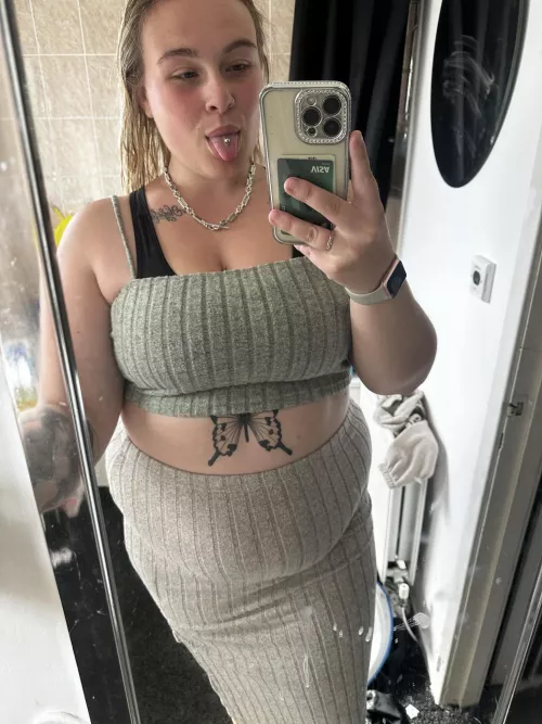 Anyone want to feed me ❤️