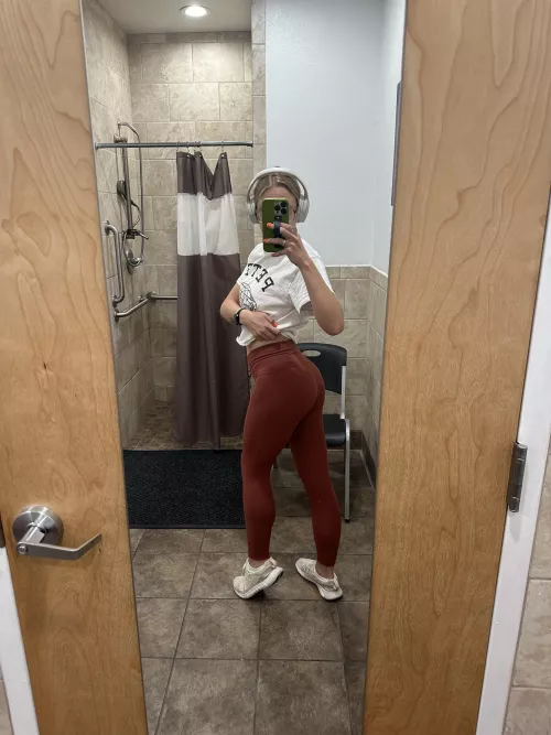 Filling out the leggings 