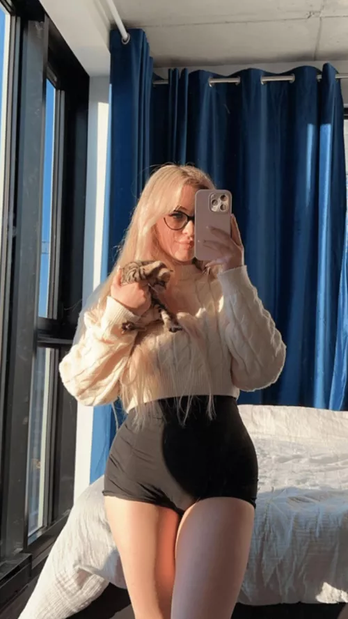 Happy Friday! Would you hold my hand in public?