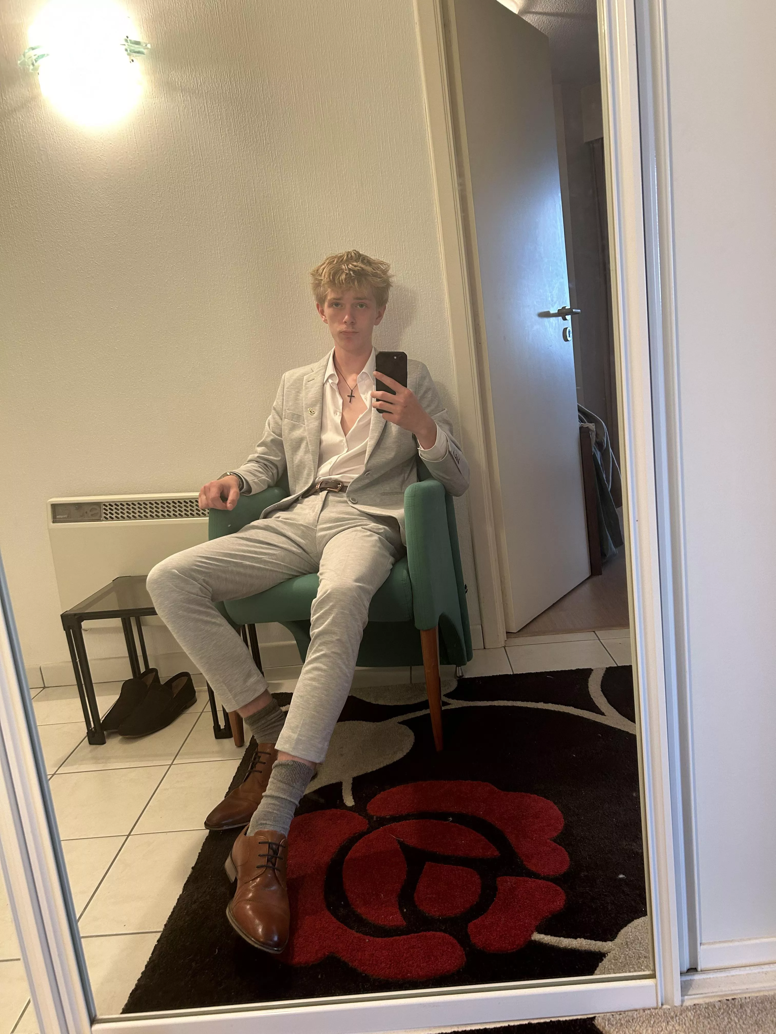 heyy there to the 4 people seeing this 