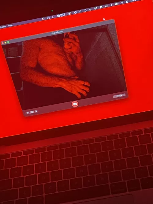 Too handsy for this sub or??