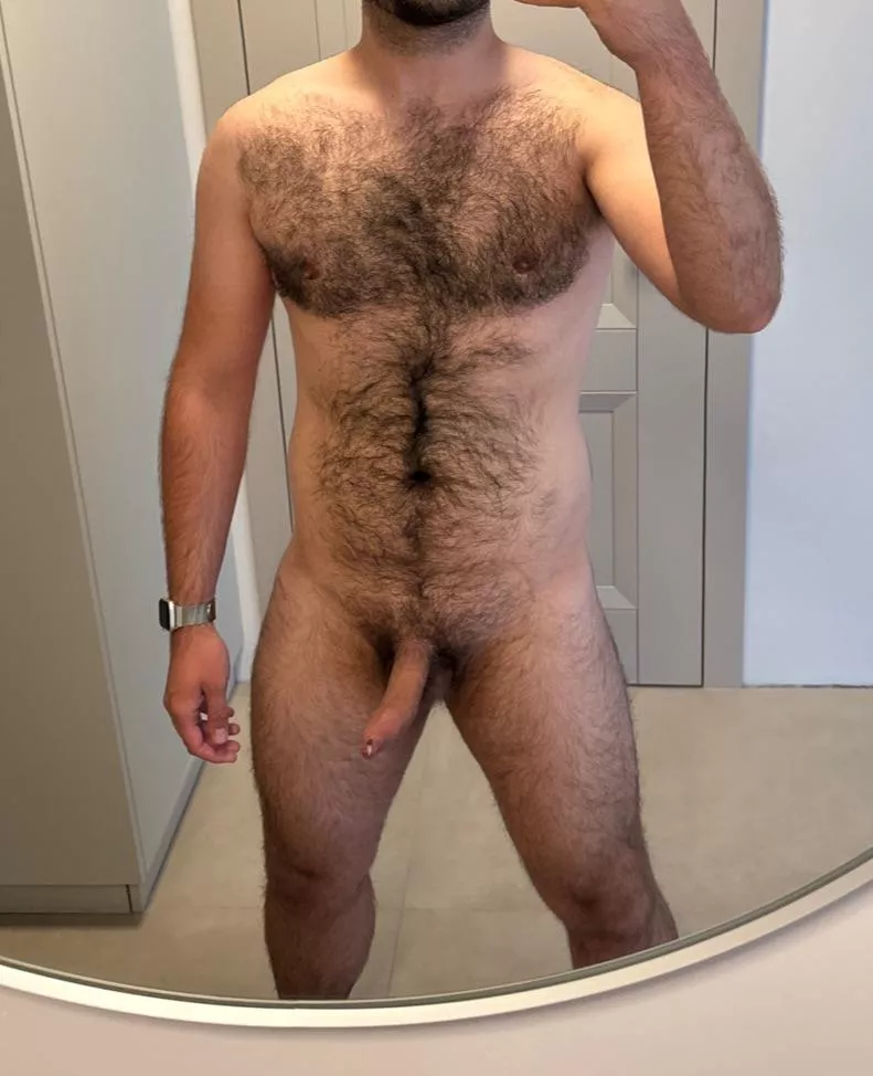 29yo horny otter at work