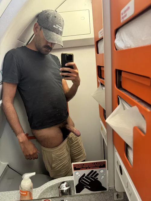 Come meet me in the bathroom