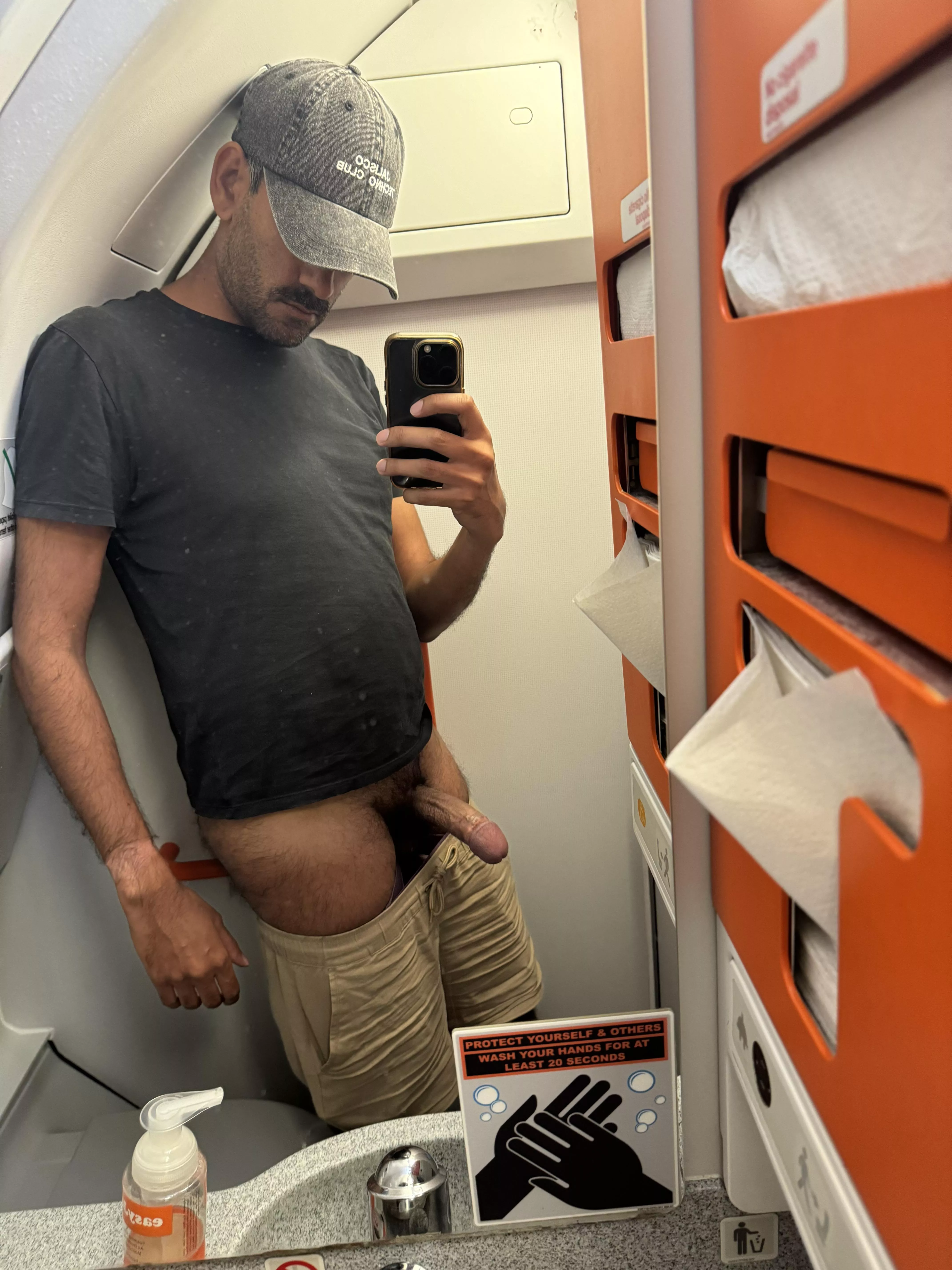 Come meet me in the bathroom