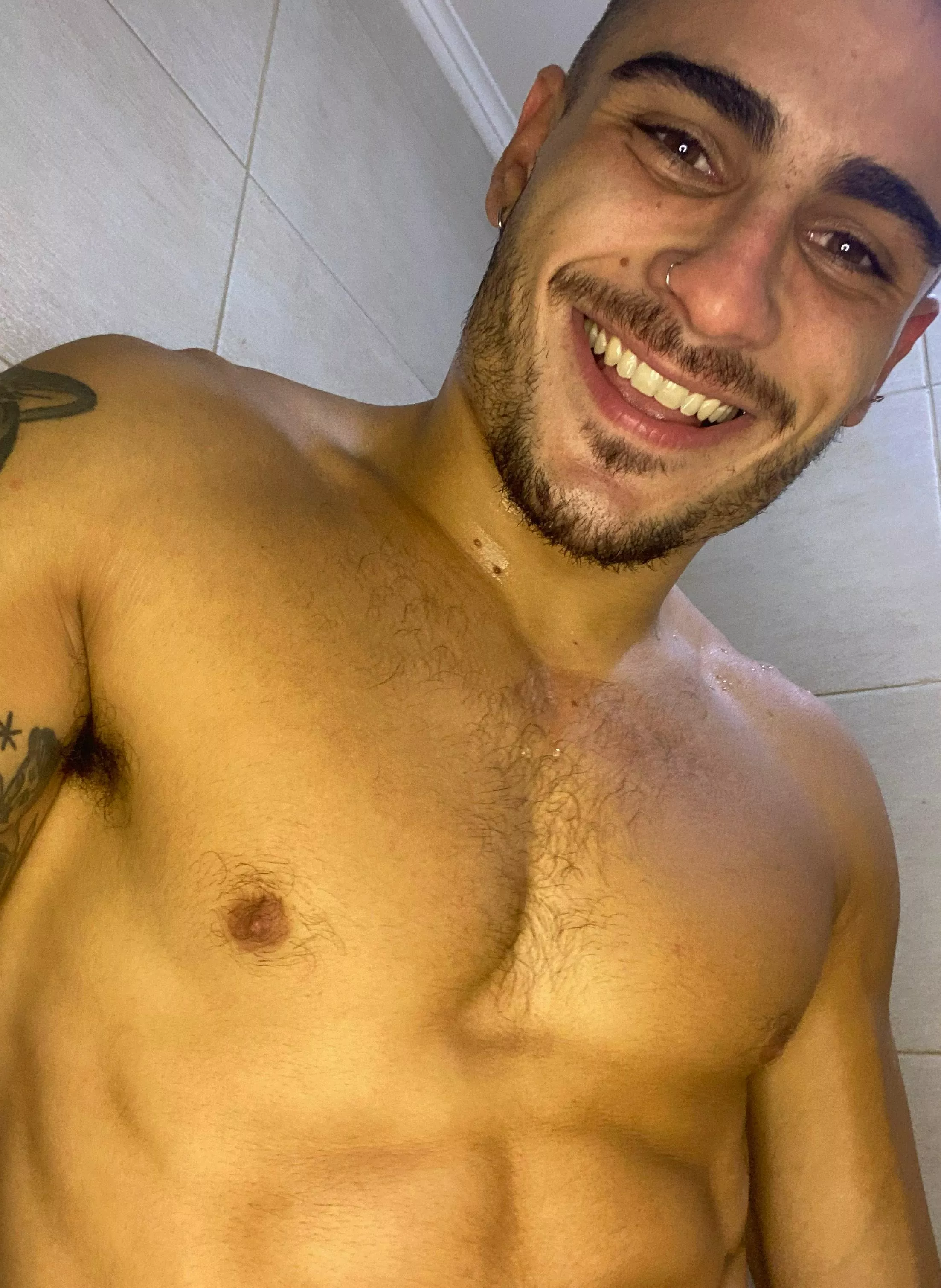 Hot pic of me to satisfy your naughty thirst 