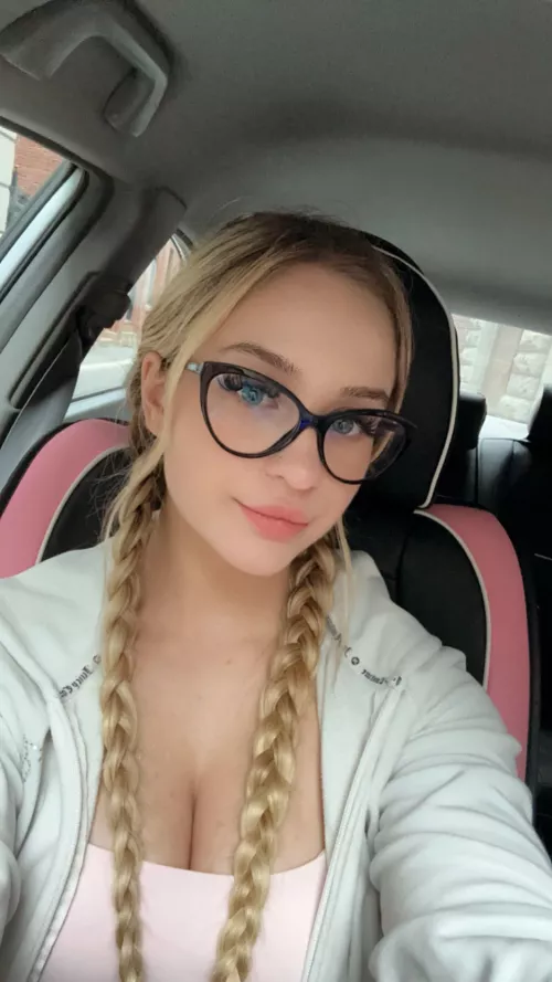 Just a quick car selfie for ya