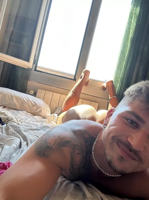 Just sunbathing 😻☀️