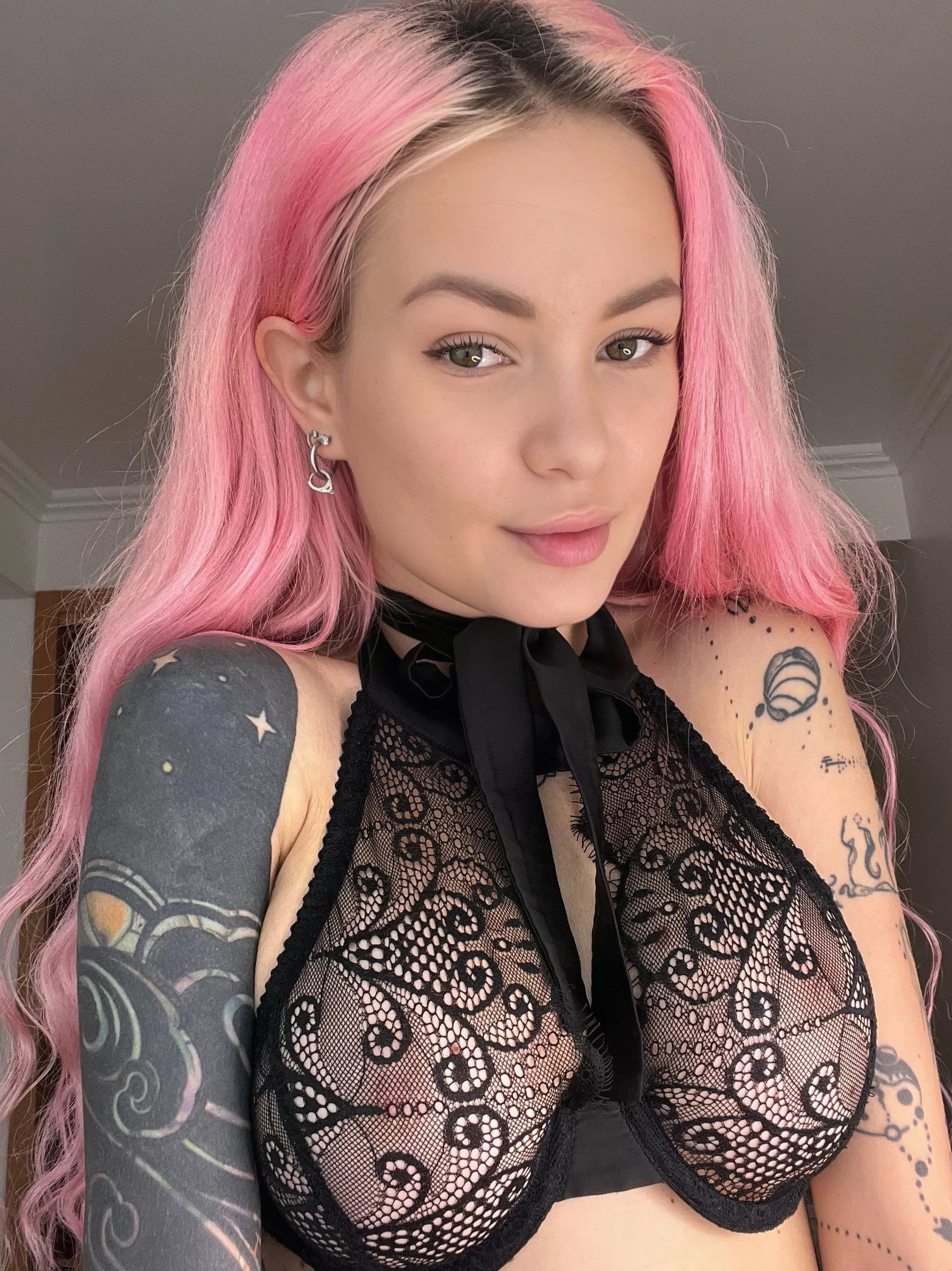 kiss me and i will make you happy