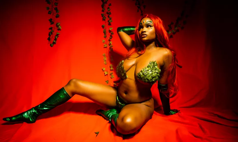 Nova as Poison Ivy