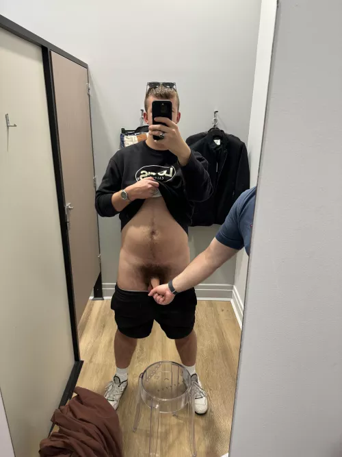 Random guy helping me out at the shops 😈