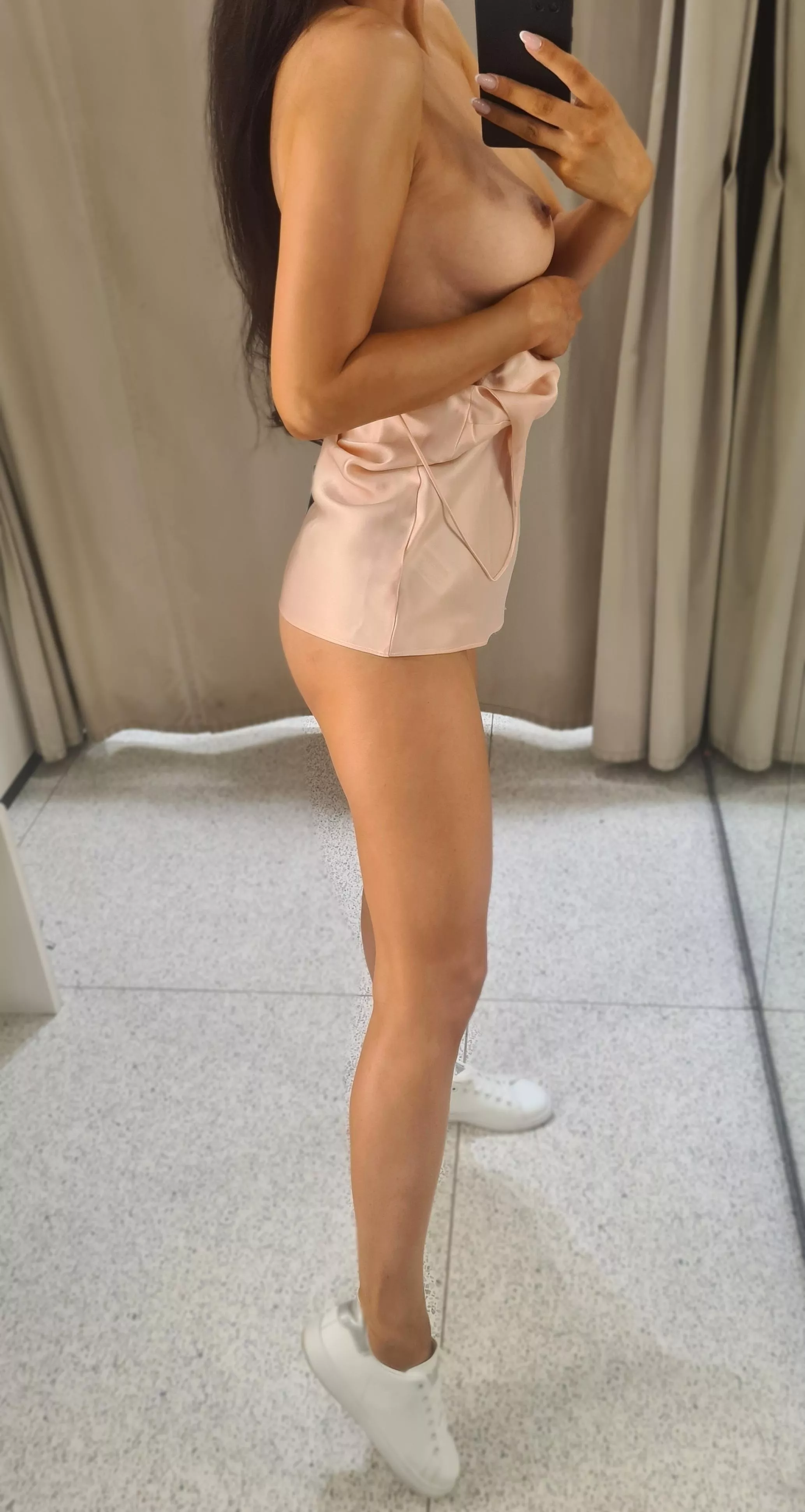 Taking nude selfies in the changing rooms is my favorite 😝 (f)