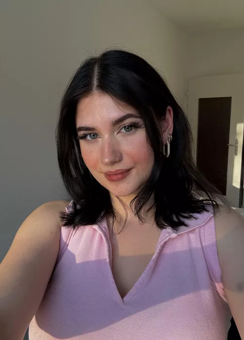 well im pretty so what’s keeping you from dating me