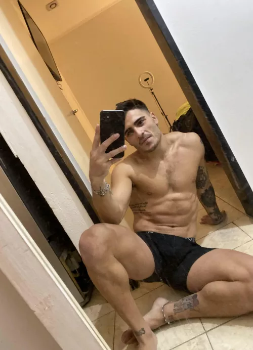 Who wants to see me naked and naughty? 