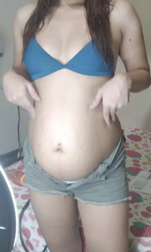4 months pregnant belly
