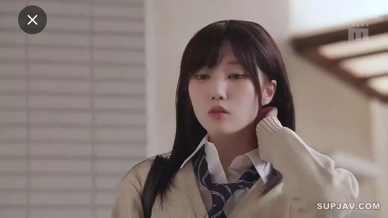 Anyone knows her name?