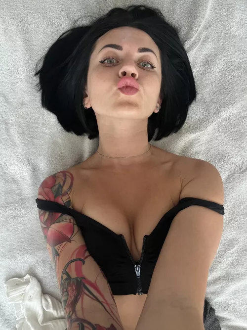 Brunettes are so hot