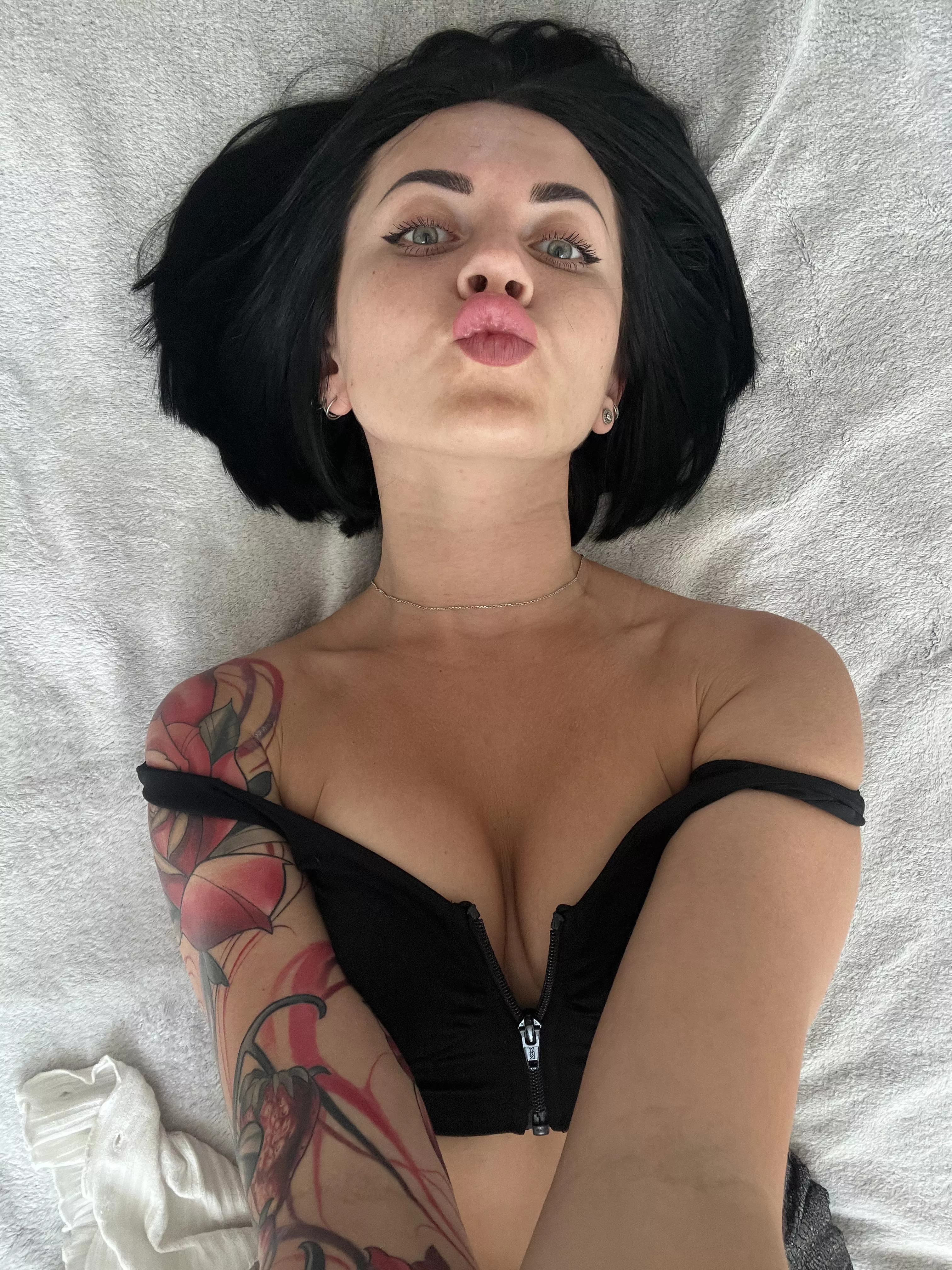 Brunettes are so hot