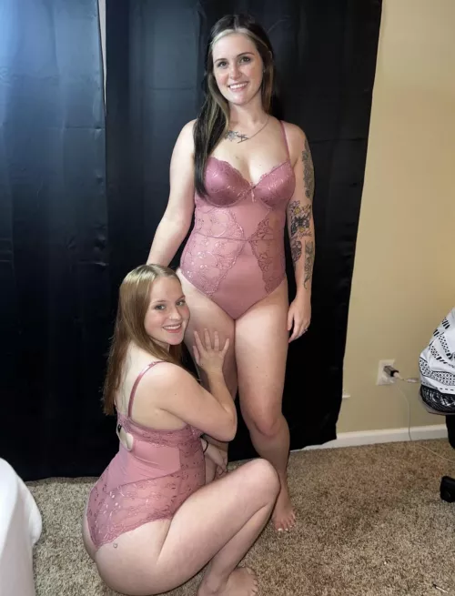 Double the pregnant pussy! Would you fuck us?