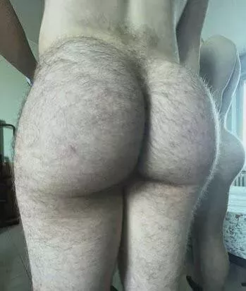 Finally a place where I can show off to the daddies my big hairy jock boy ass (;