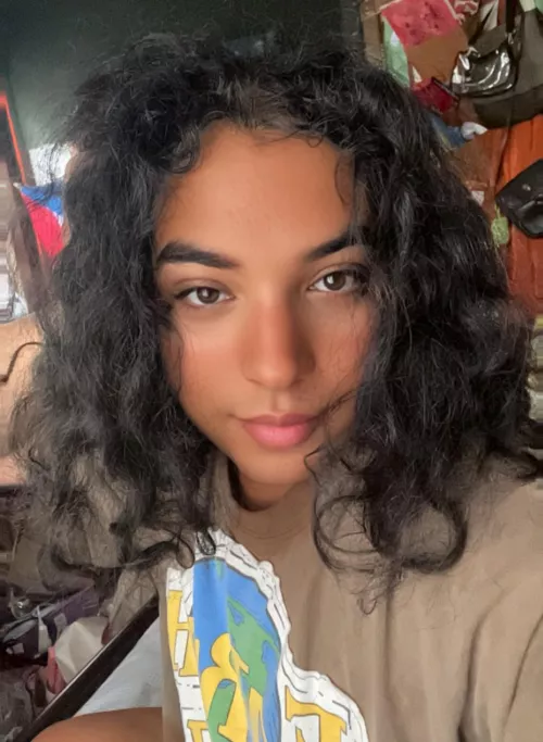 I need help deciding what color should I dye my hair? I want a pretty color 