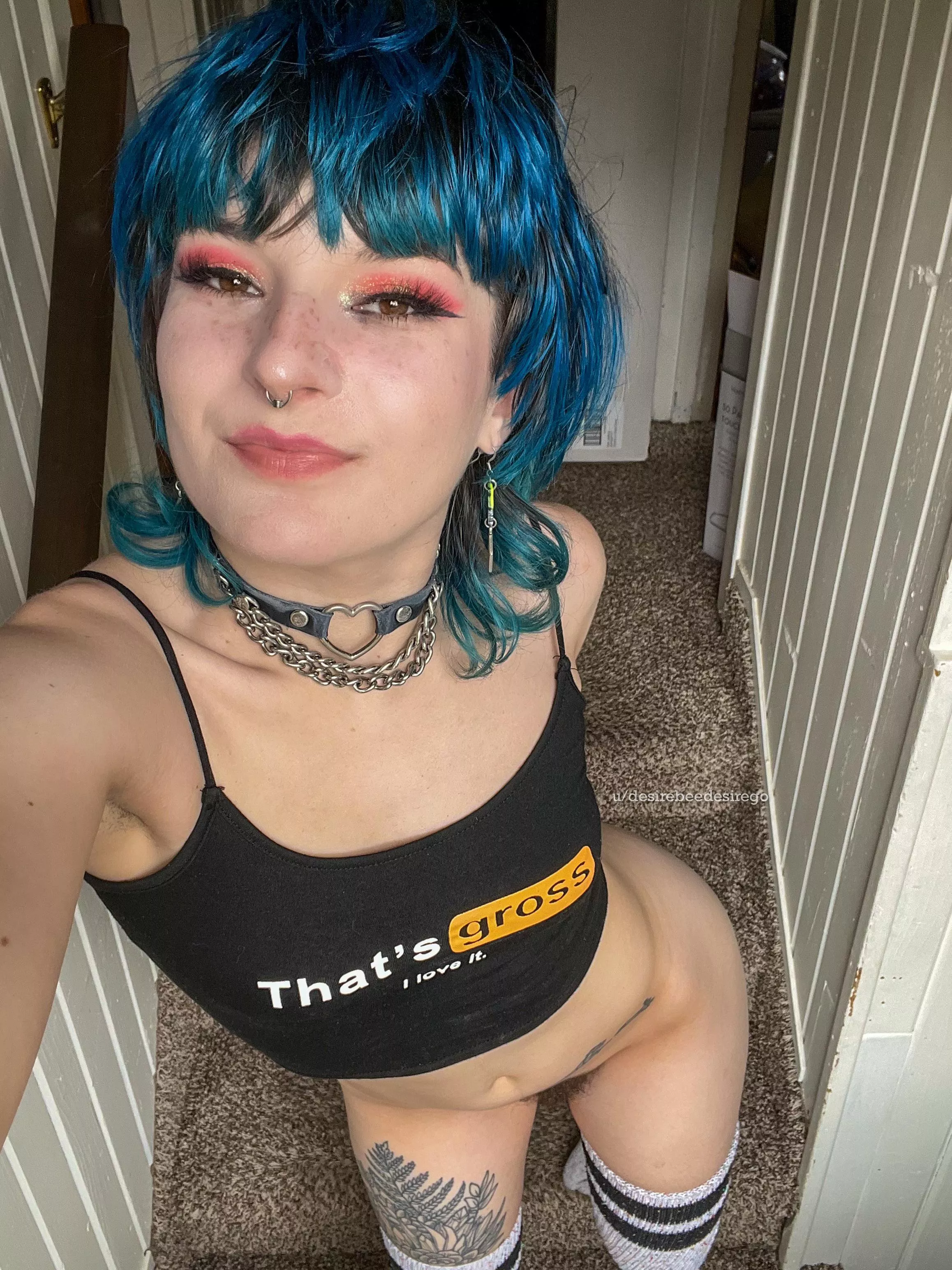 Imagine having a blue-haired goth girl in your bed 💙