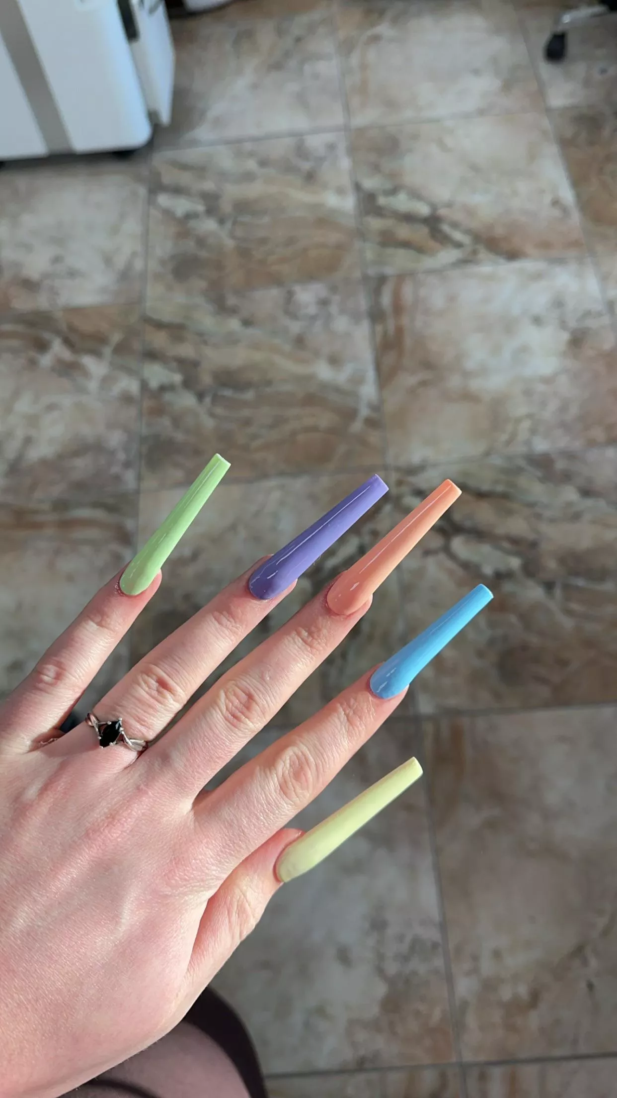 Missing this length today 💅🏻