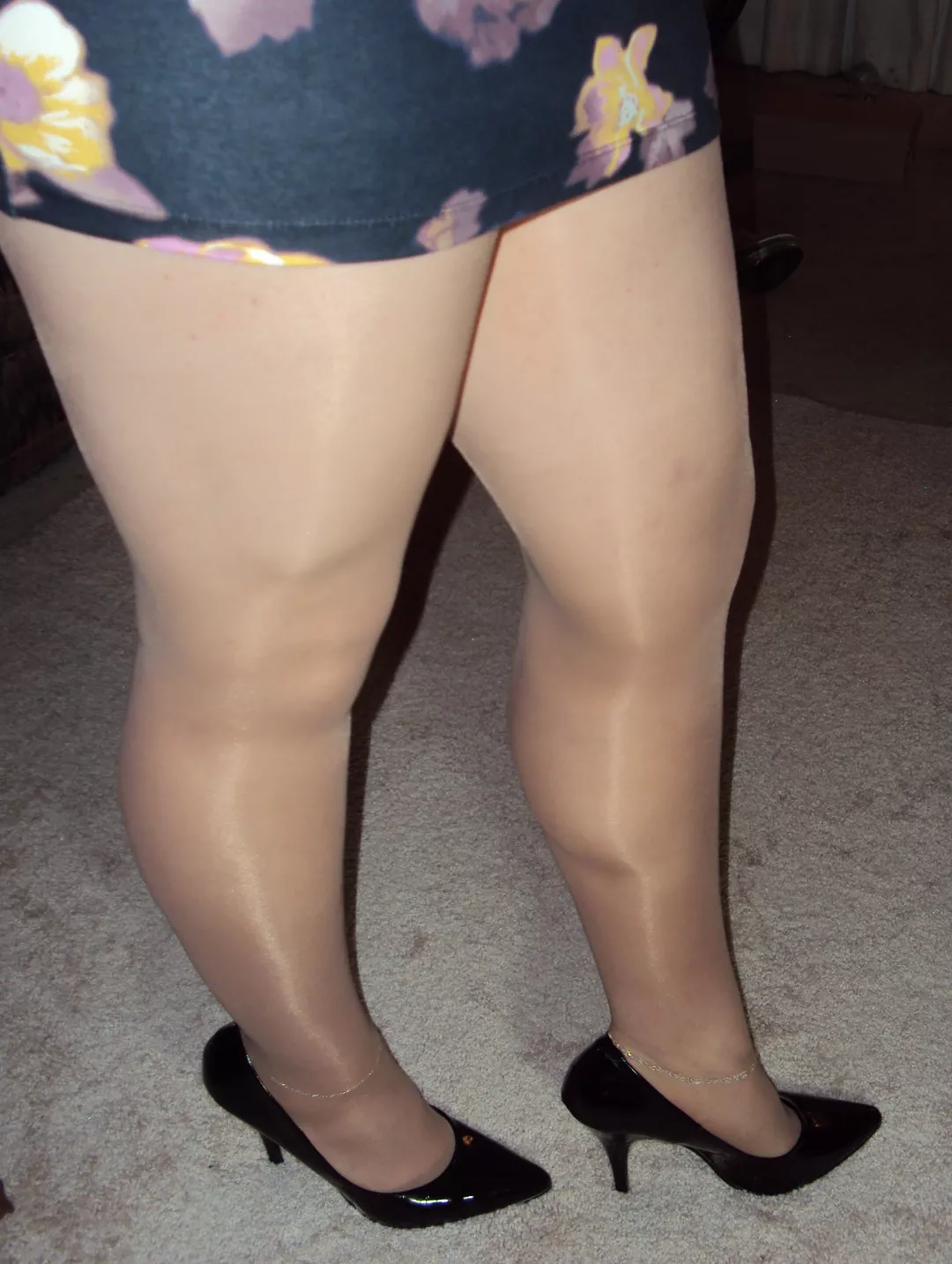 ..one for the pantyhose/tights lovers ❤️‍🔥⬇️