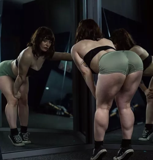Showing off my booty and gains at the gym (f)