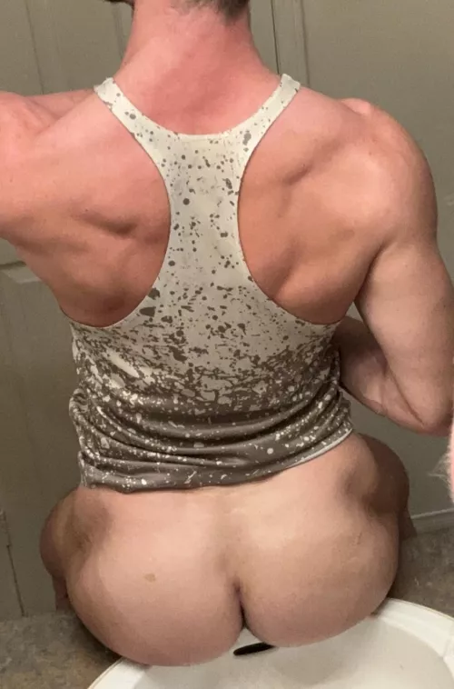 The butt always photobombs back day. 