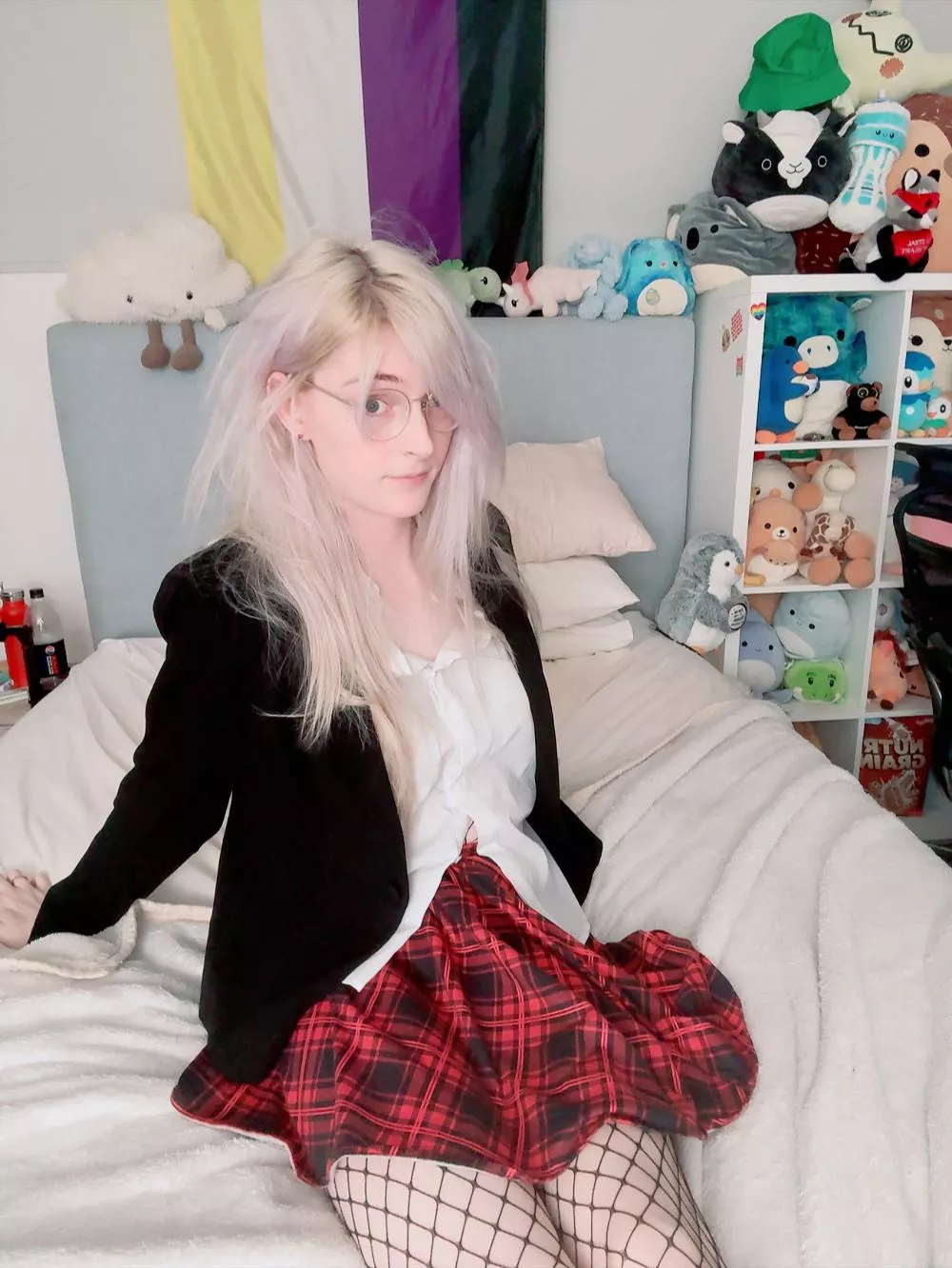 This summer, all femboys are required to wear cute skirts 💖