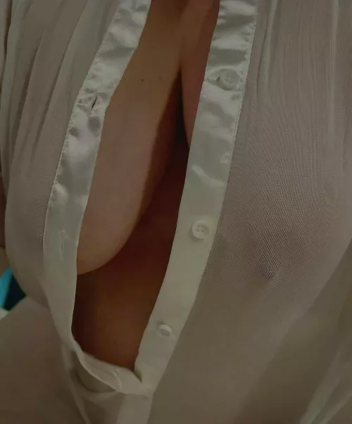 When hubby's at work and your horny. You come play on reddit!!! 